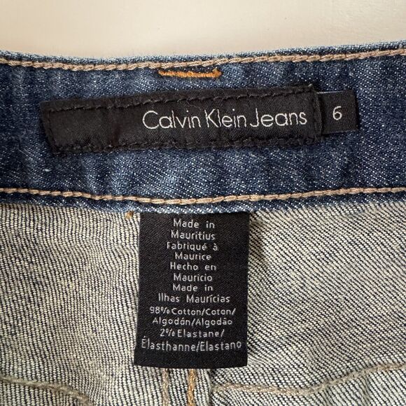 Calvin Klein Womens LEAN BOOTCUT Jeans Size 6 Blue Dark Wash Stretch Denim - Picture 3 of 16